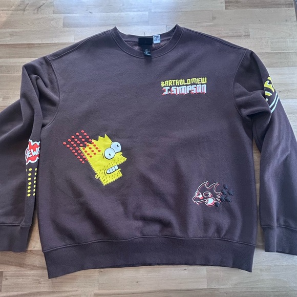 Simpsons Other - Crewneck H&M x The Simpsons 🛹🔥
Style streetwear avec prints graphiques